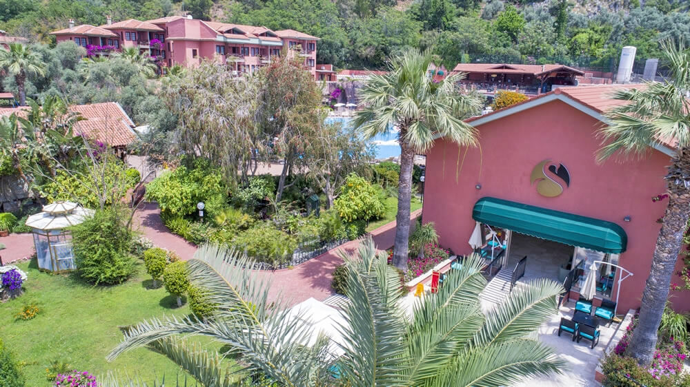 cheap resort hotels to Spend holiday with family