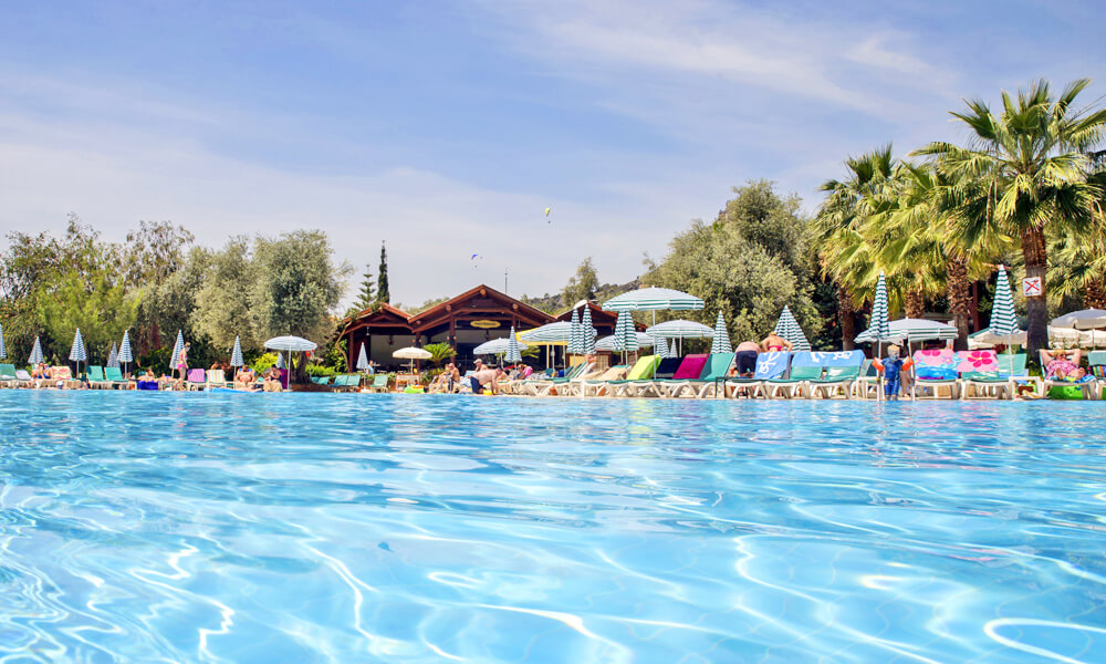 cheap resort hotels to Spend holiday with family