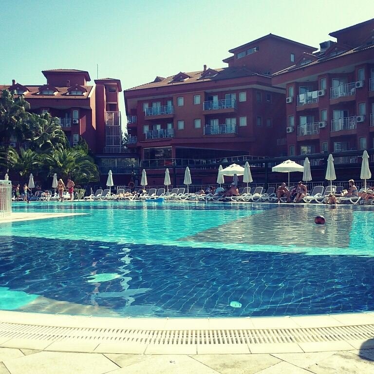 cheap resort hotels to Spend holiday with family