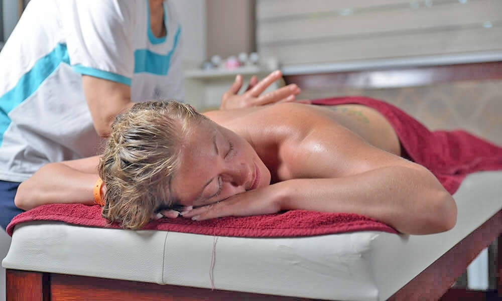 cheap resort hotels to Spend holiday with family