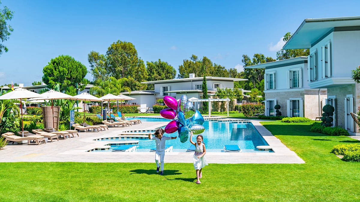 cheap resort hotels to Spend holiday with family