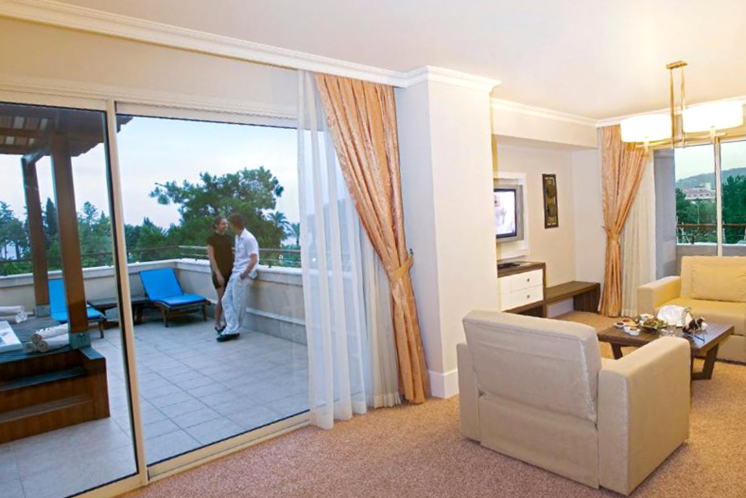 cheap resort hotels to Spend holiday with family