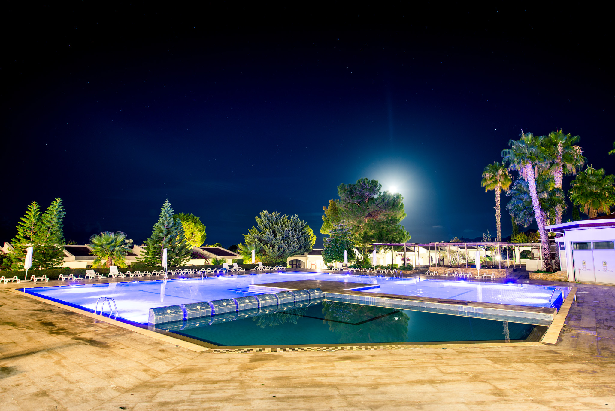 cheap resort hotels to Spend holiday with family