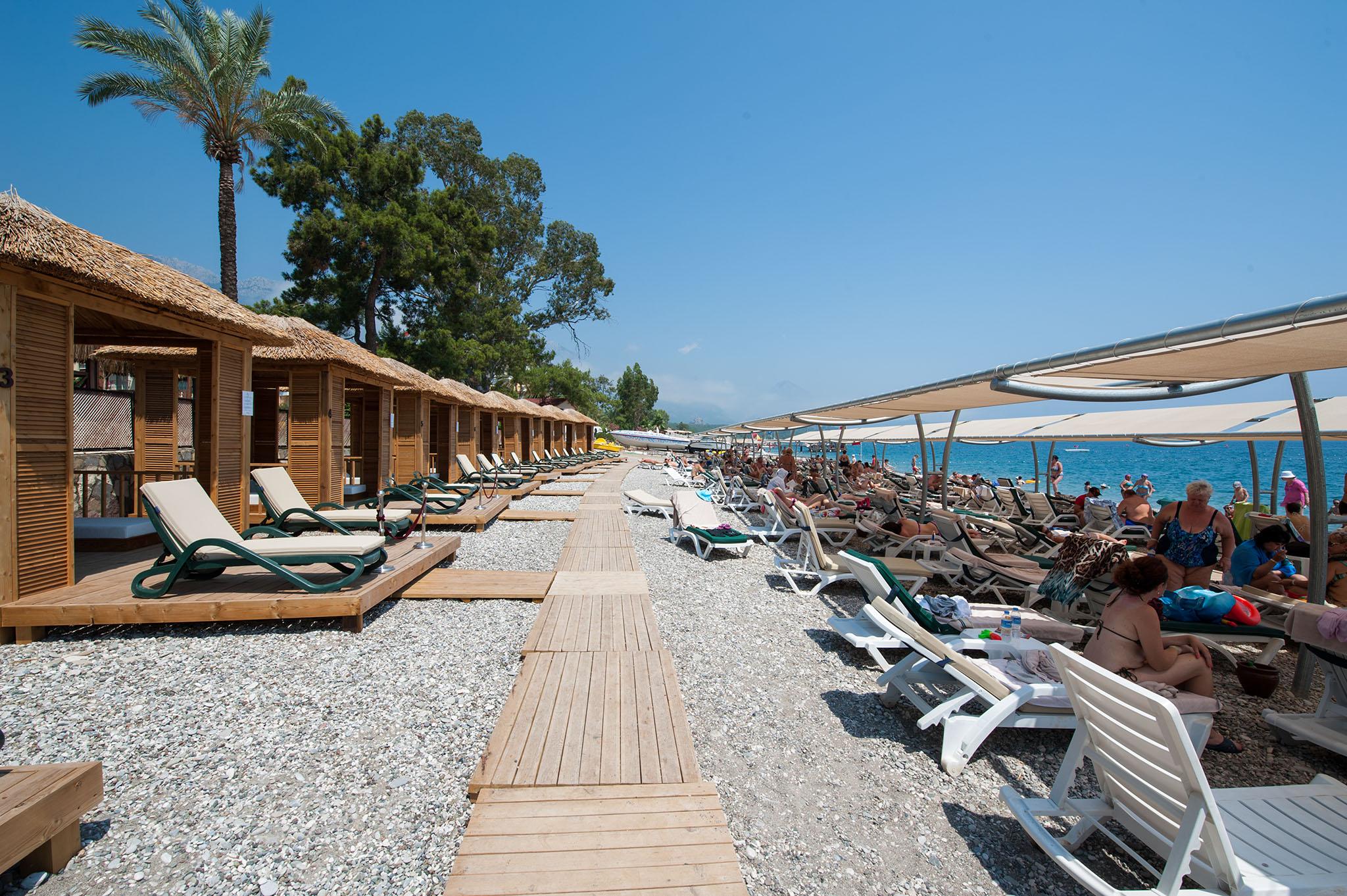 cheap resort hotels to Spend holiday with family