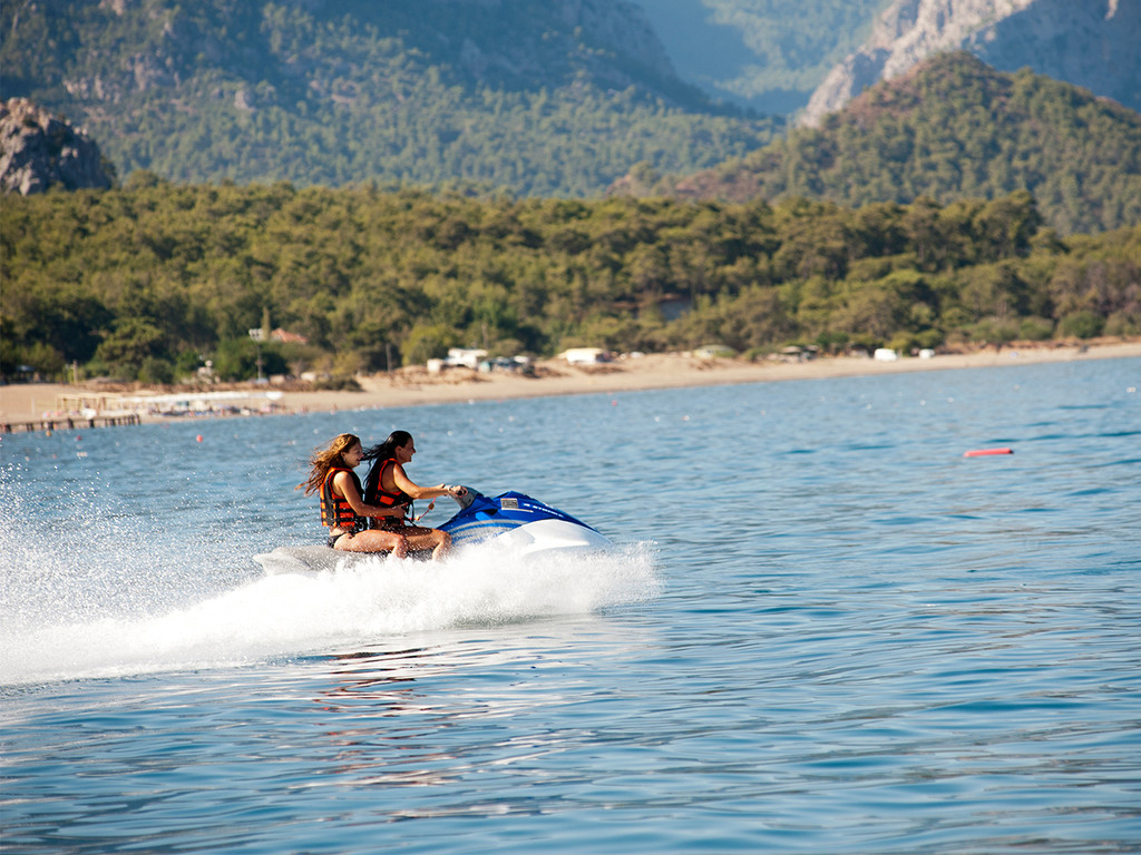 cheap resort hotels to Spend holiday with family