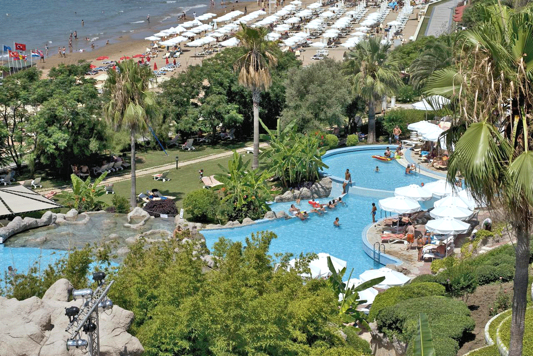 cheap resort hotels to Spend holiday with family