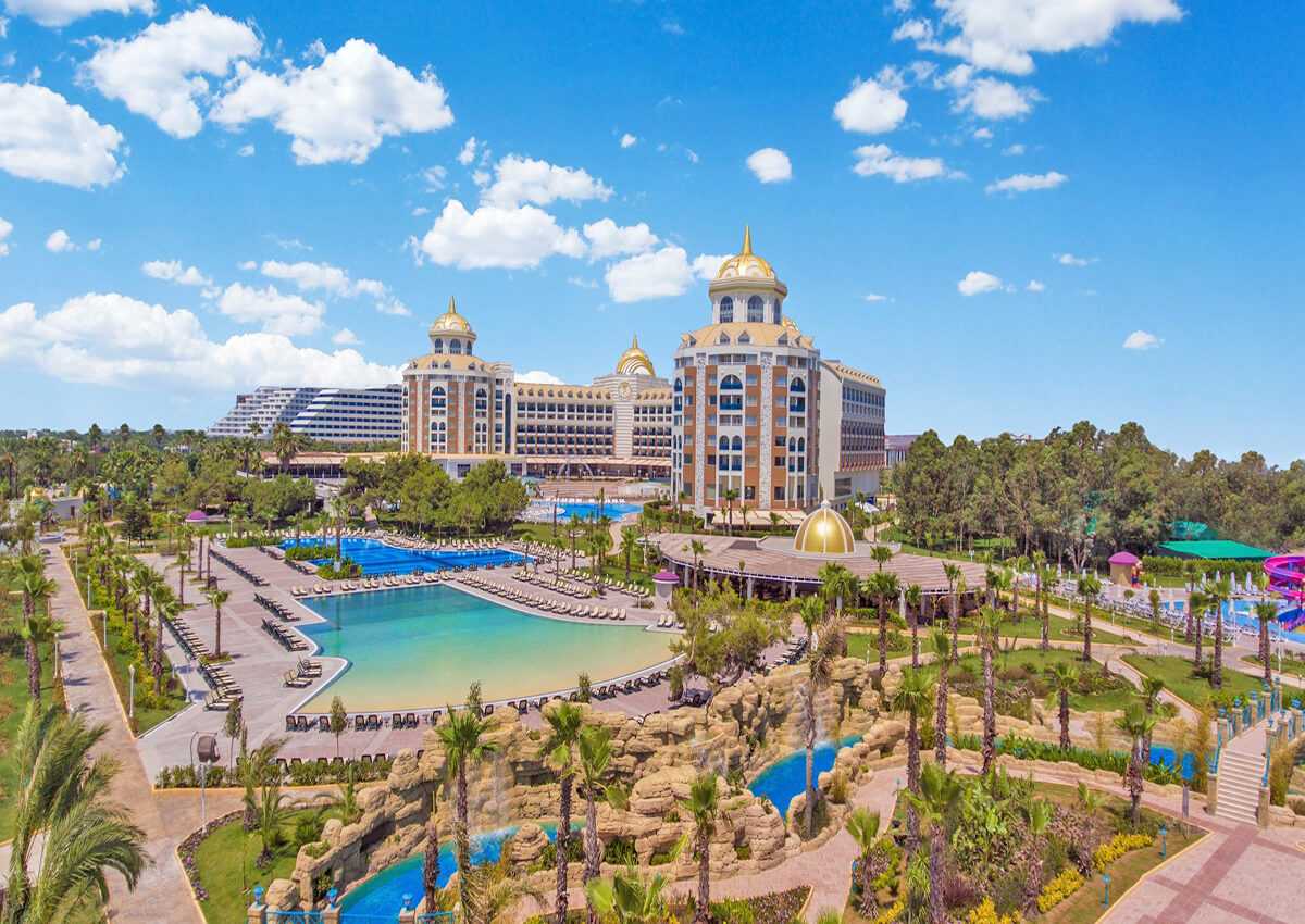 cheap resort hotels to Spend holiday with family