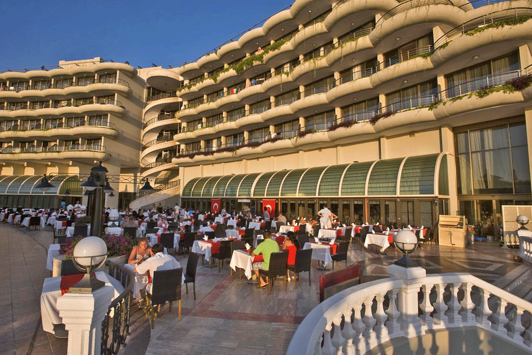 cheap resort hotels to Spend holiday with family