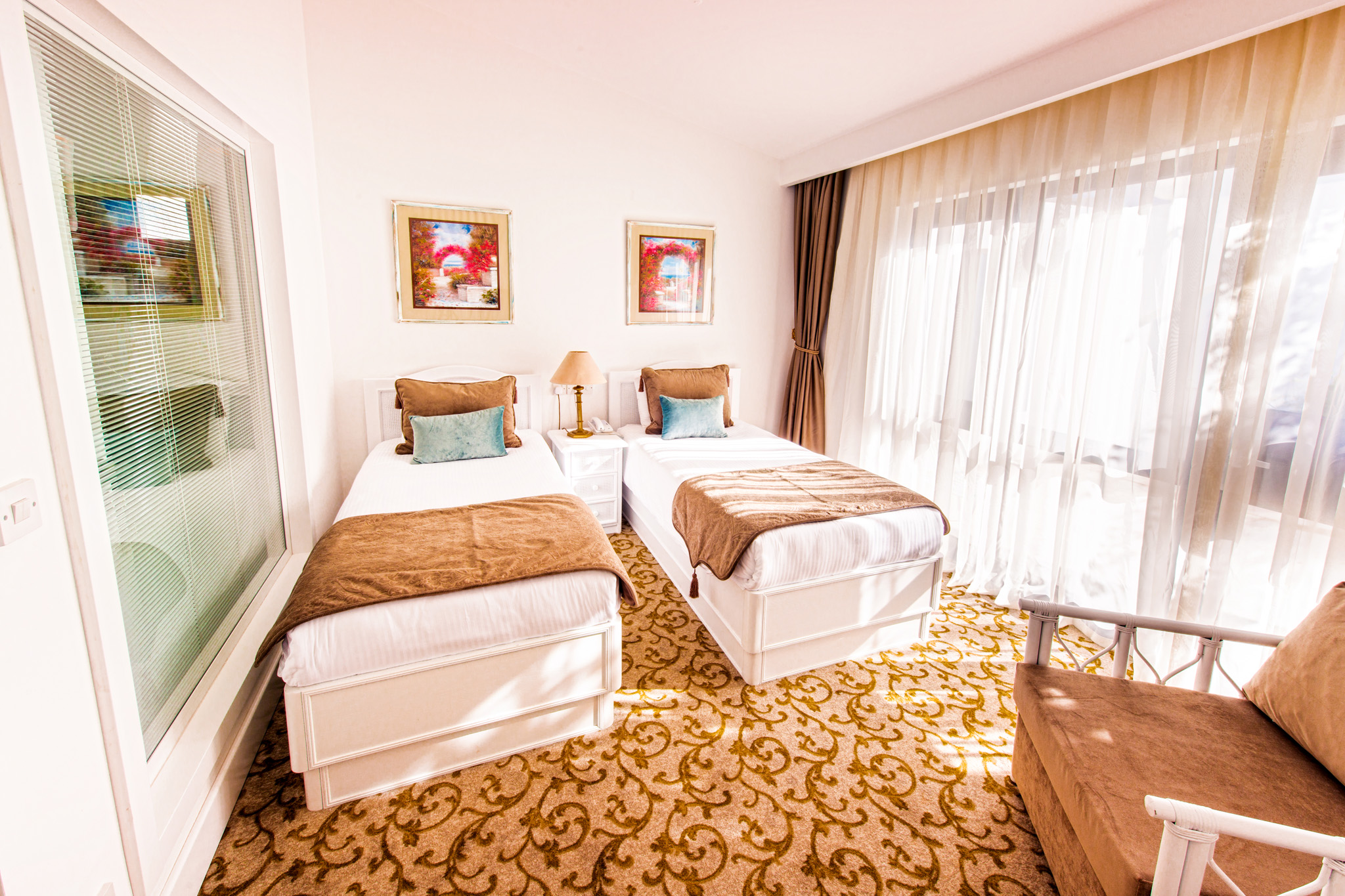 cheap resort hotels to Spend holiday with family