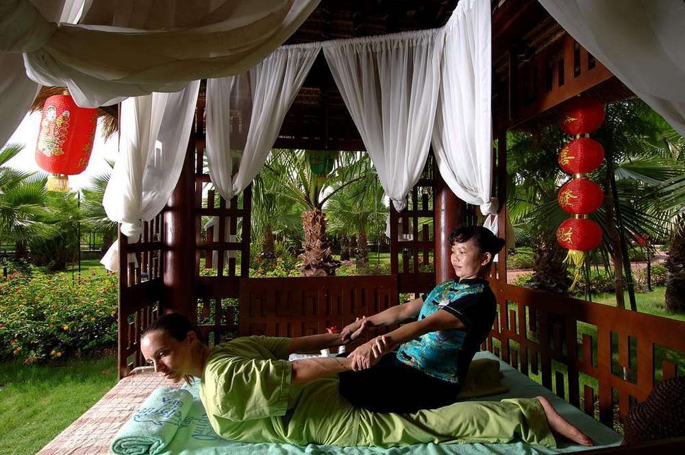 cheap resort hotels to Spend holiday with family