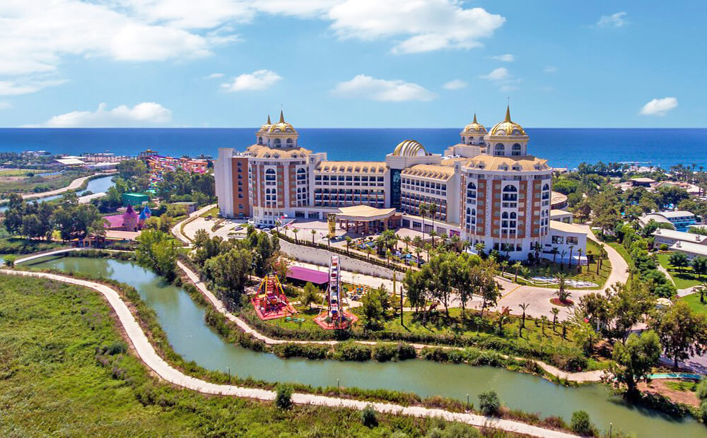 cheap resort hotels to Spend holiday with family