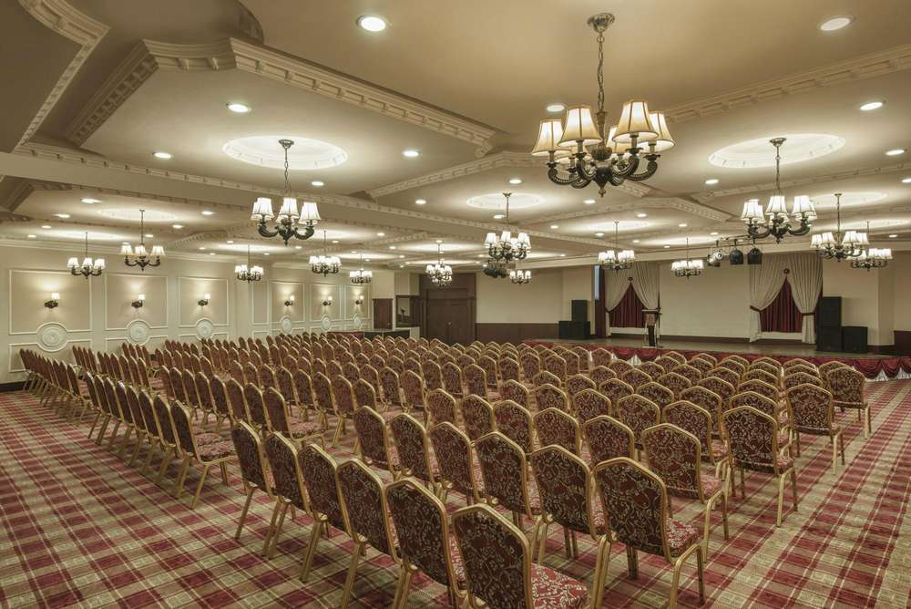 cheap resort hotels to Spend holiday with family