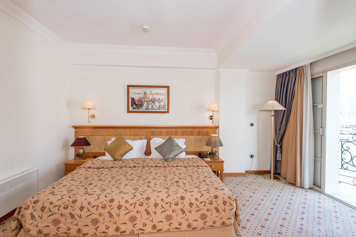 cheap resort hotels to Spend holiday with family