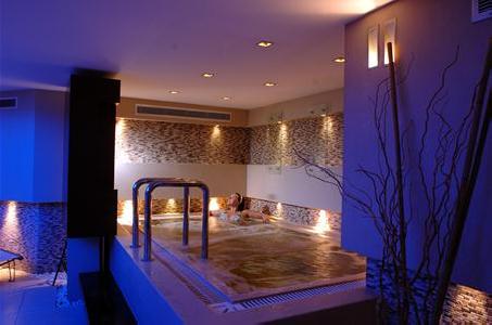 cheap resort hotels to Spend holiday with family