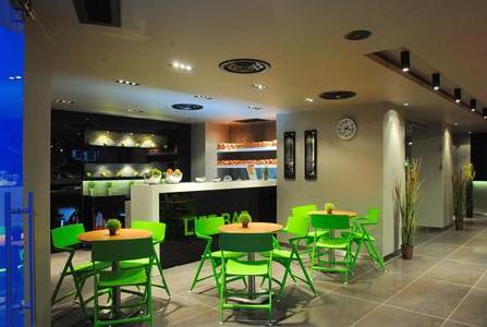 cheap resort hotels to Spend holiday with family