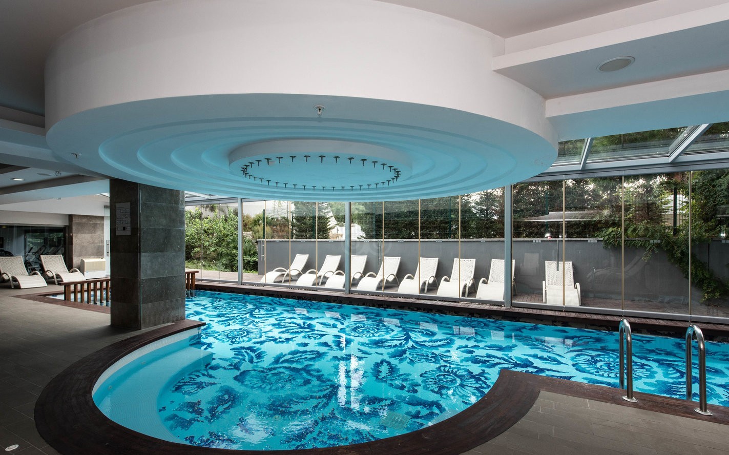 cheap resort hotels to Spend holiday with family