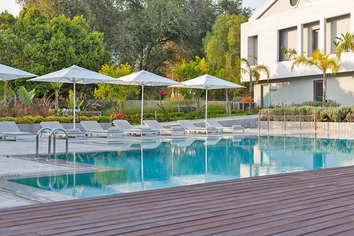 cheap resort hotels to Spend holiday with family