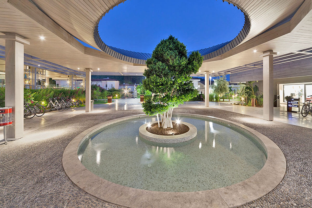 cheap resort hotels to Spend holiday with family