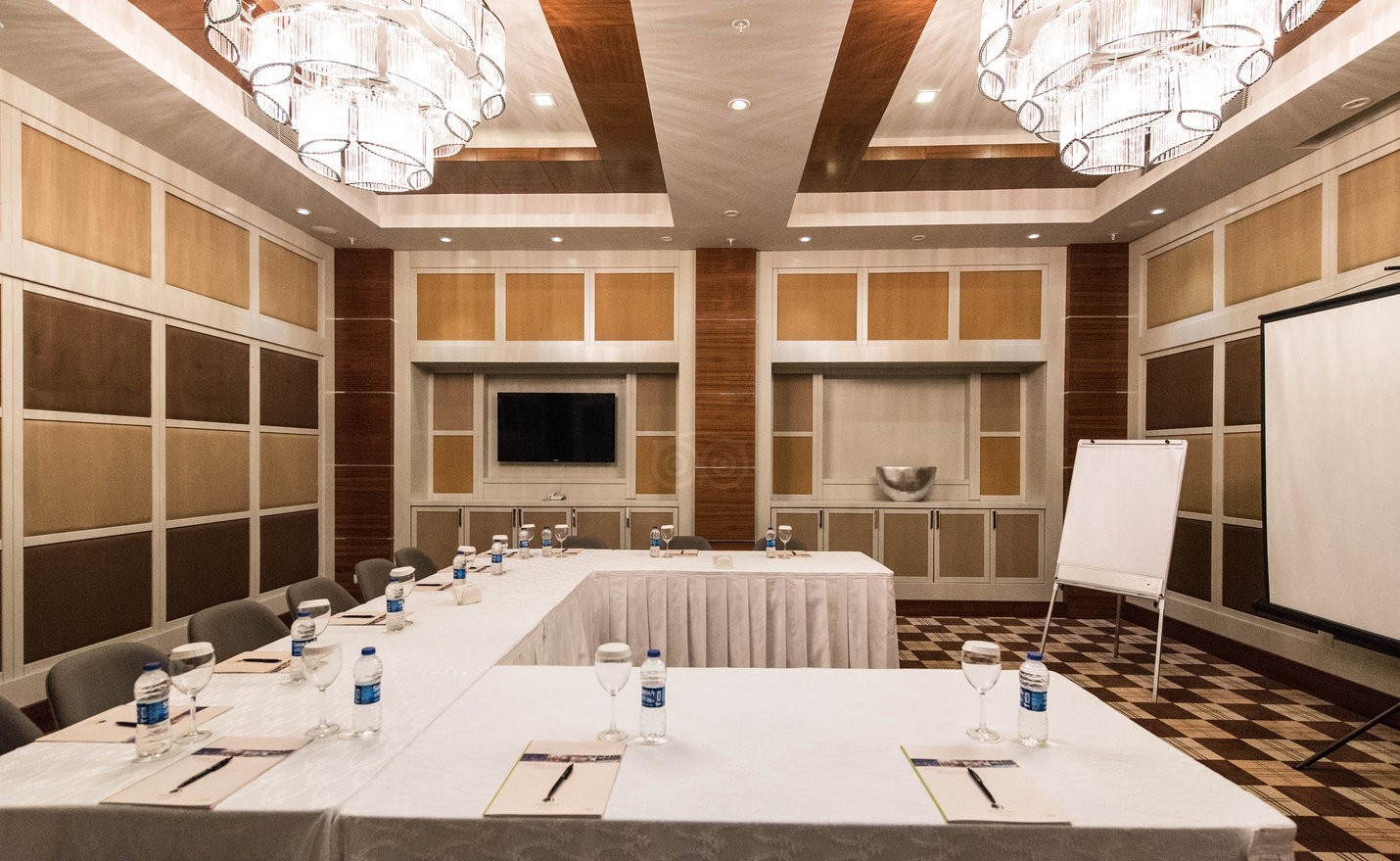 cheap resort hotels to Spend holiday with family