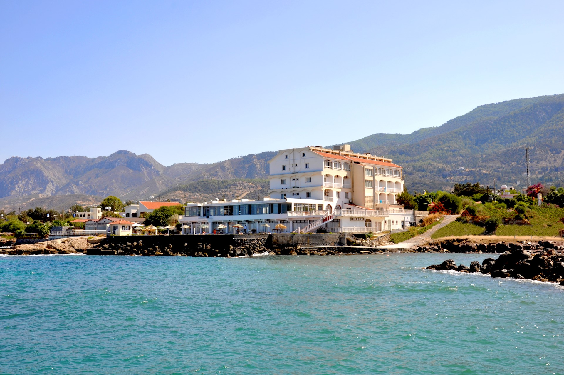 cheap resort hotels to Spend holiday with family