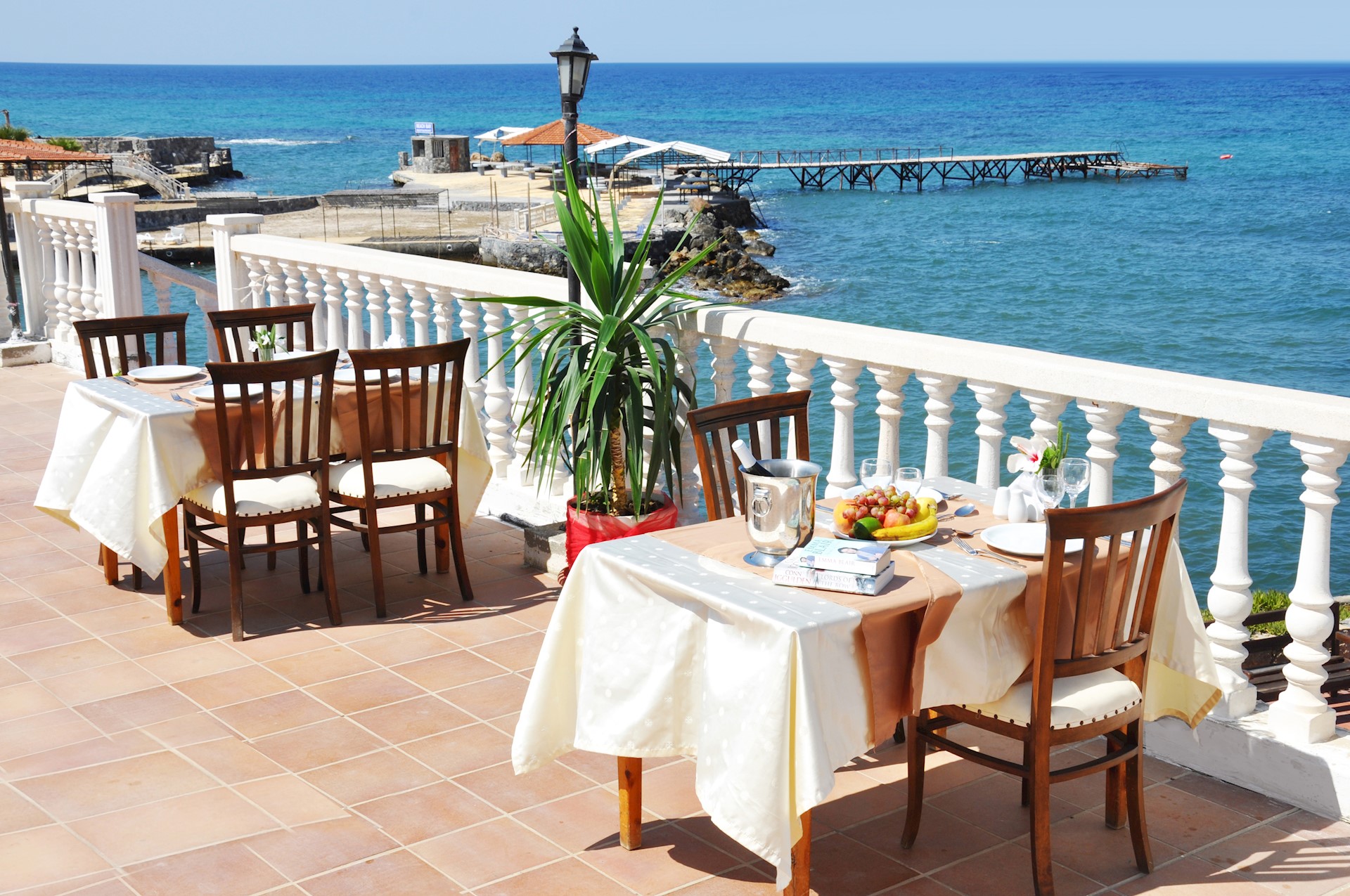 cheap resort hotels to Spend holiday with family