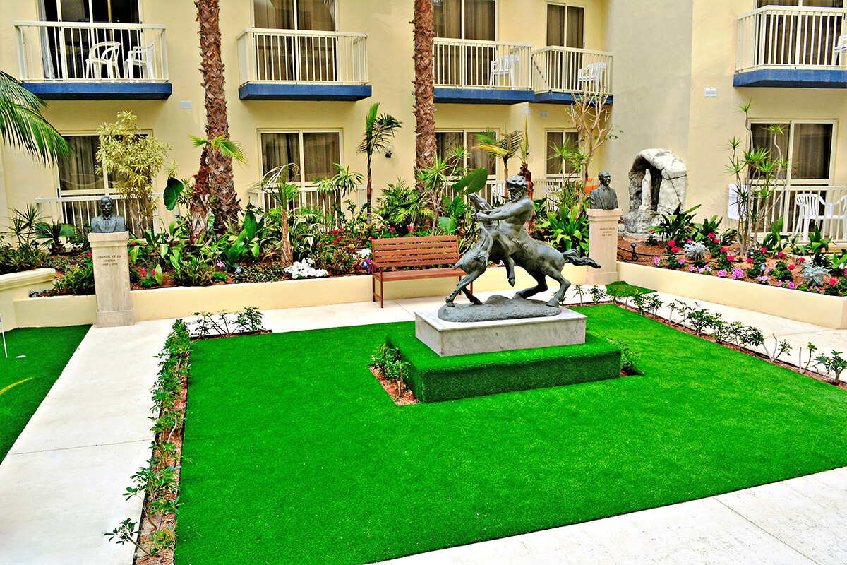 cheap resort hotels to Spend holiday with family