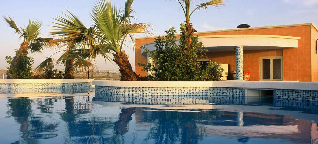 cheap resort hotels to Spend holiday with family