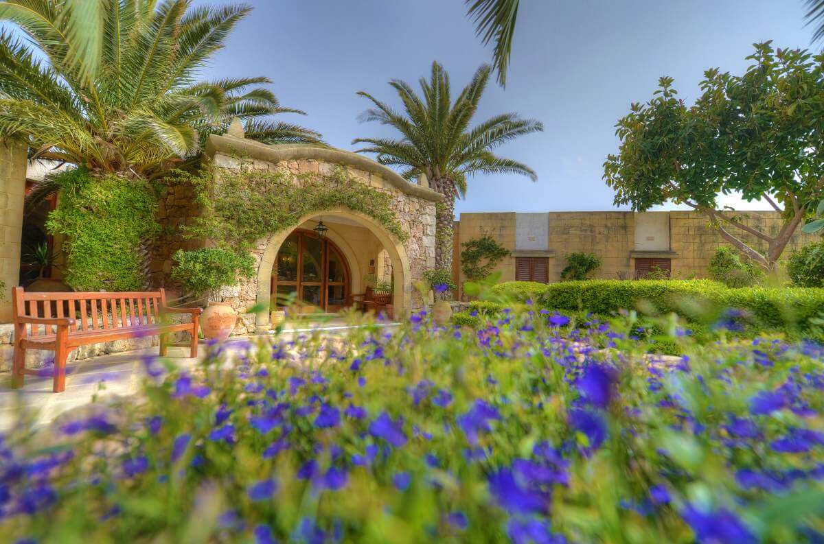 cheap resort hotels to Spend holiday with family
