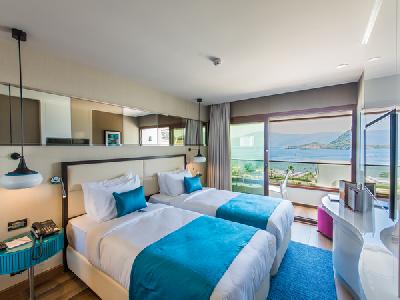 cheap resort hotels to Spend holiday with family