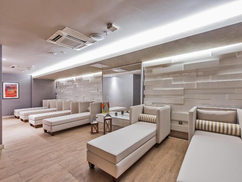 cheap resort hotels to Spend holiday with family