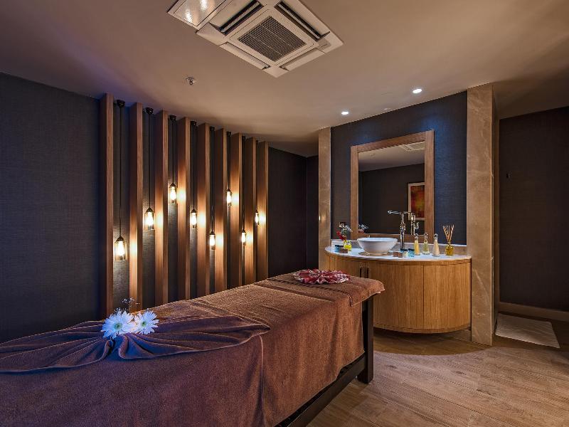 cheap resort hotels to Spend holiday with family