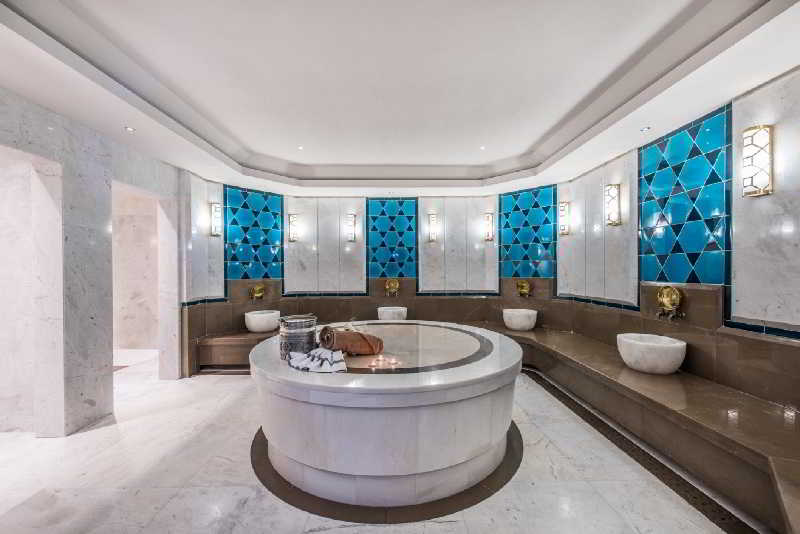 cheap resort hotels to Spend holiday with family