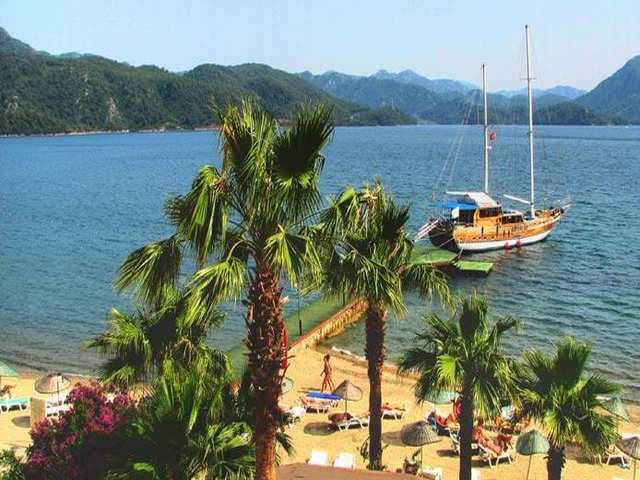 cheap resort hotels to Spend holiday with family