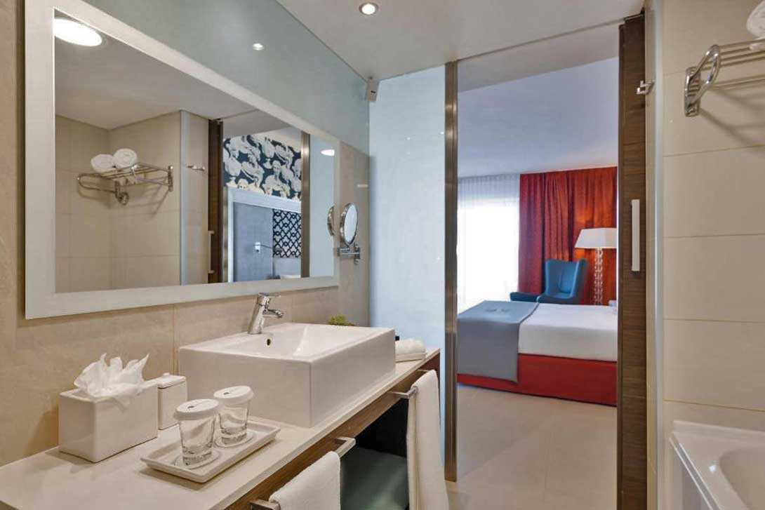 cheap resort hotels to Spend holiday with family