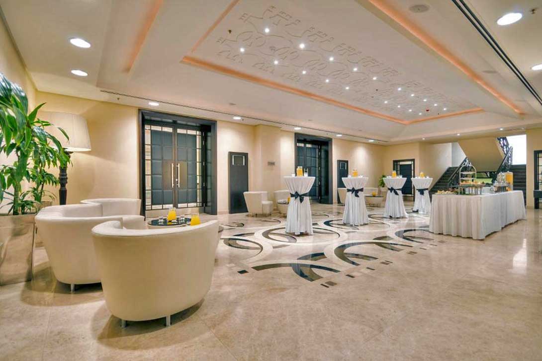 cheap resort hotels to Spend holiday with family