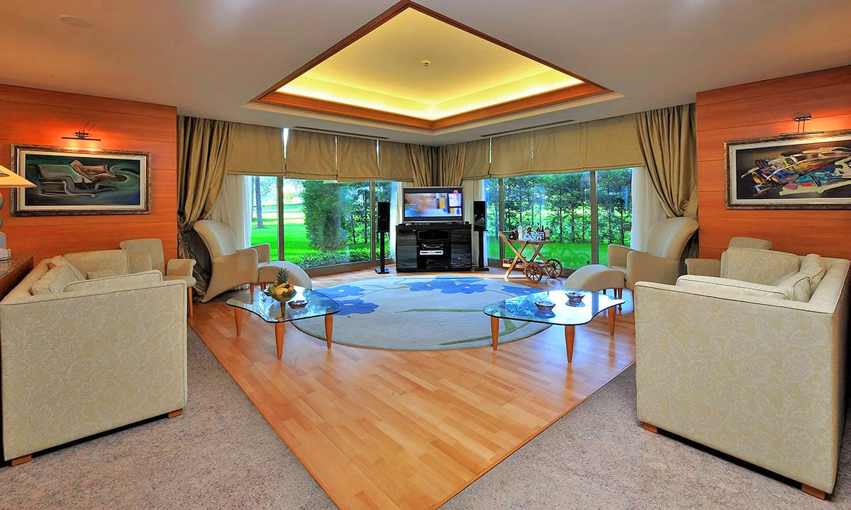 cheap resort hotels to Spend holiday with family