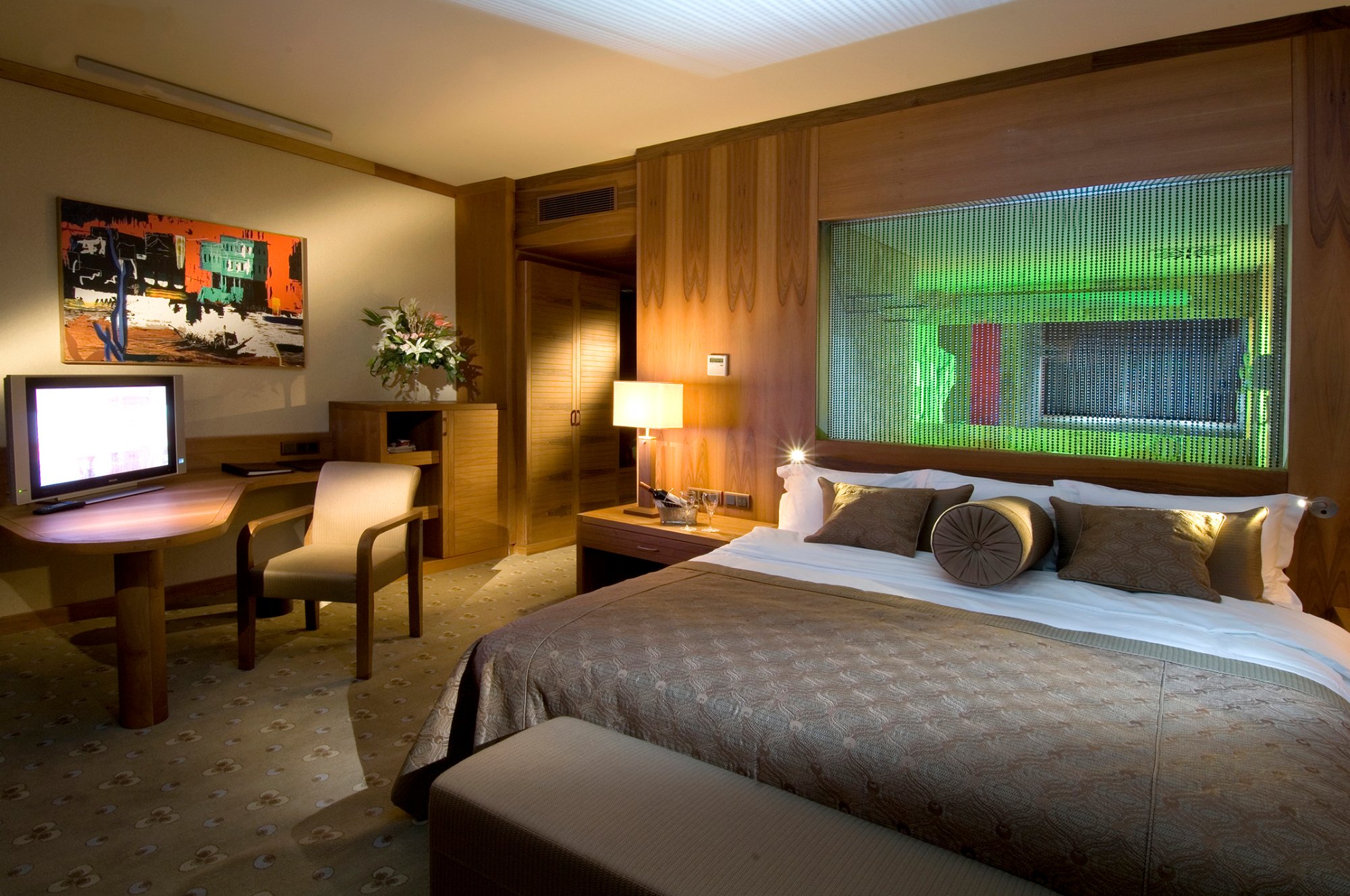 cheap resort hotels to Spend holiday with family