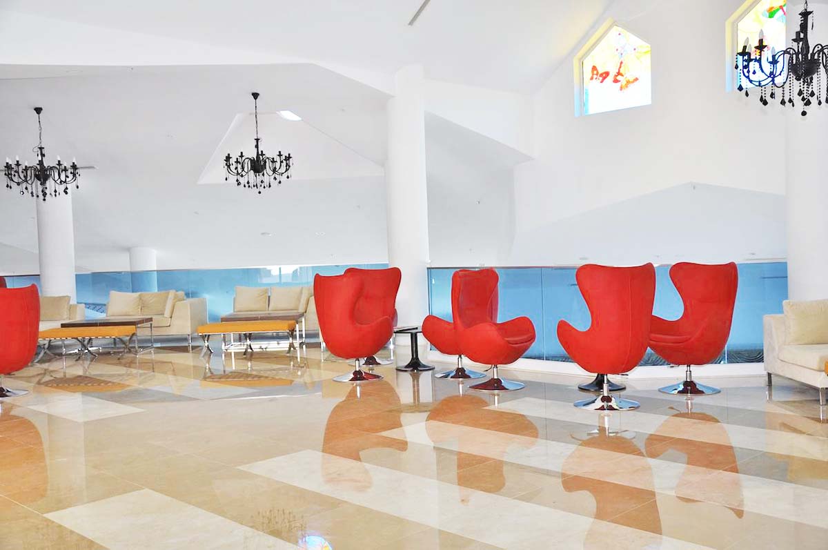 cheap resort hotels to Spend holiday with family