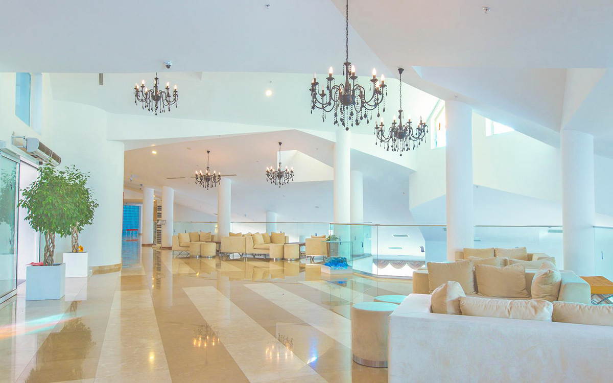 cheap resort hotels to Spend holiday with family