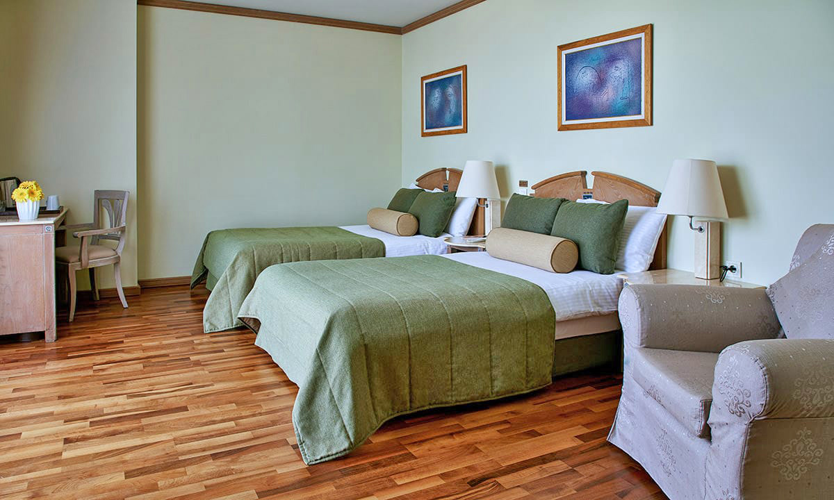 cheap resort hotels to Spend holiday with family