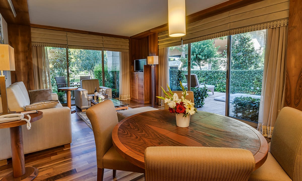 cheap resort hotels to Spend holiday with family