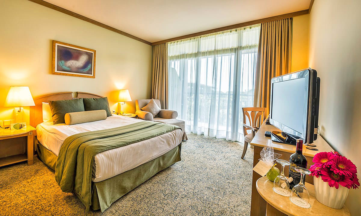 cheap resort hotels to Spend holiday with family