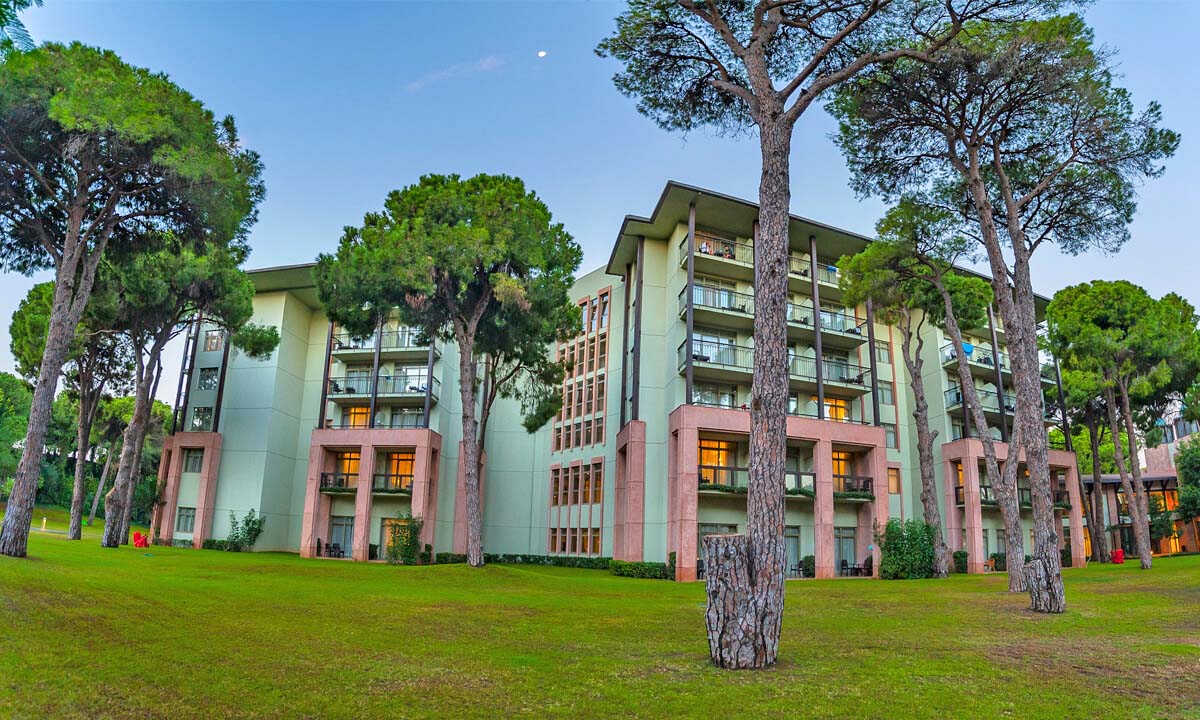 cheap resort hotels to Spend holiday with family