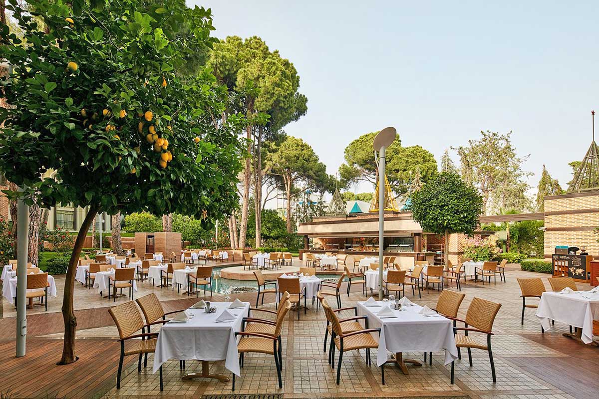 cheap resort hotels to Spend holiday with family