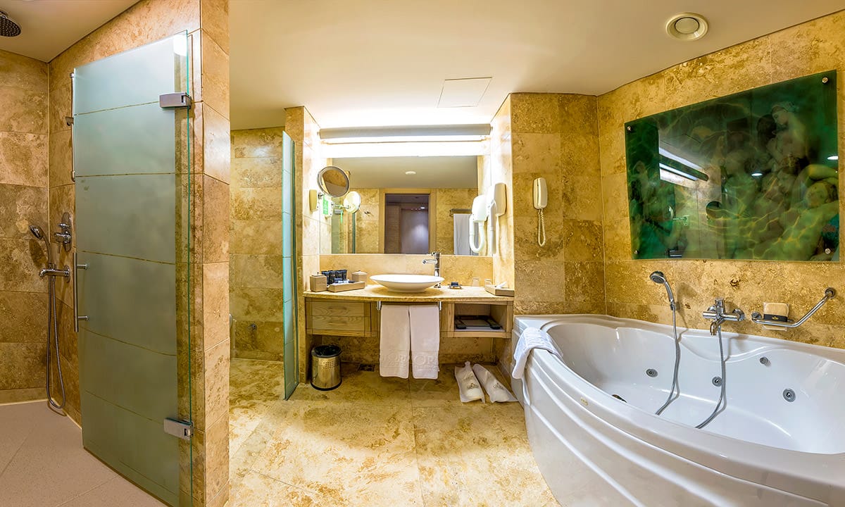 cheap resort hotels to Spend holiday with family