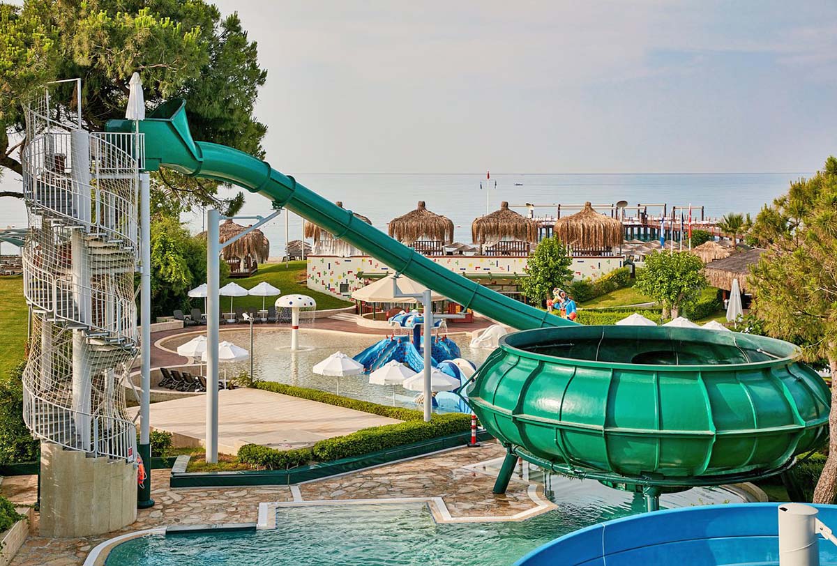 cheap resort hotels to Spend holiday with family