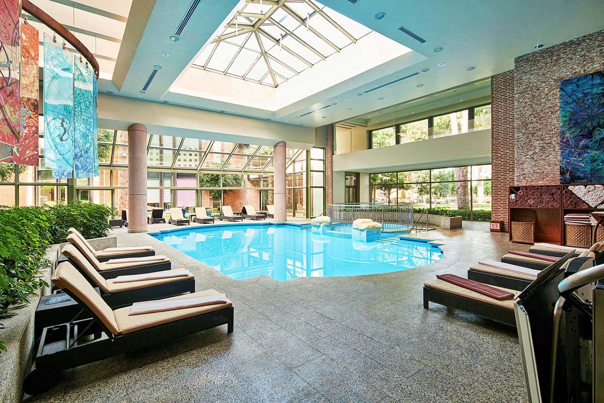 cheap resort hotels to Spend holiday with family