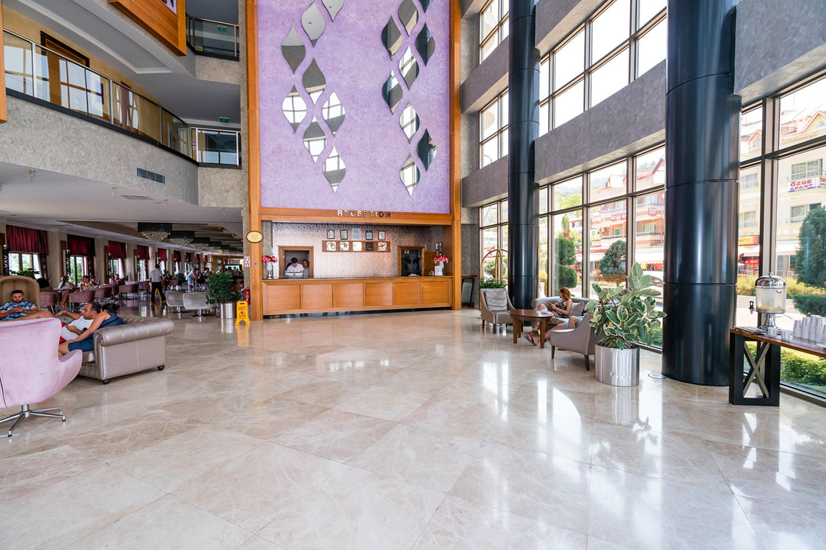 cheap resort hotels to Spend holiday with family