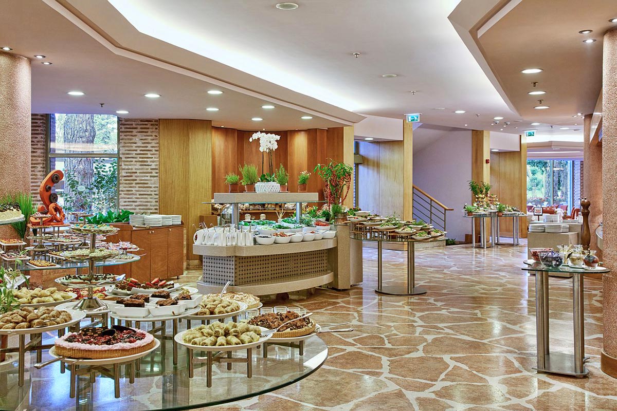 cheap resort hotels to Spend holiday with family