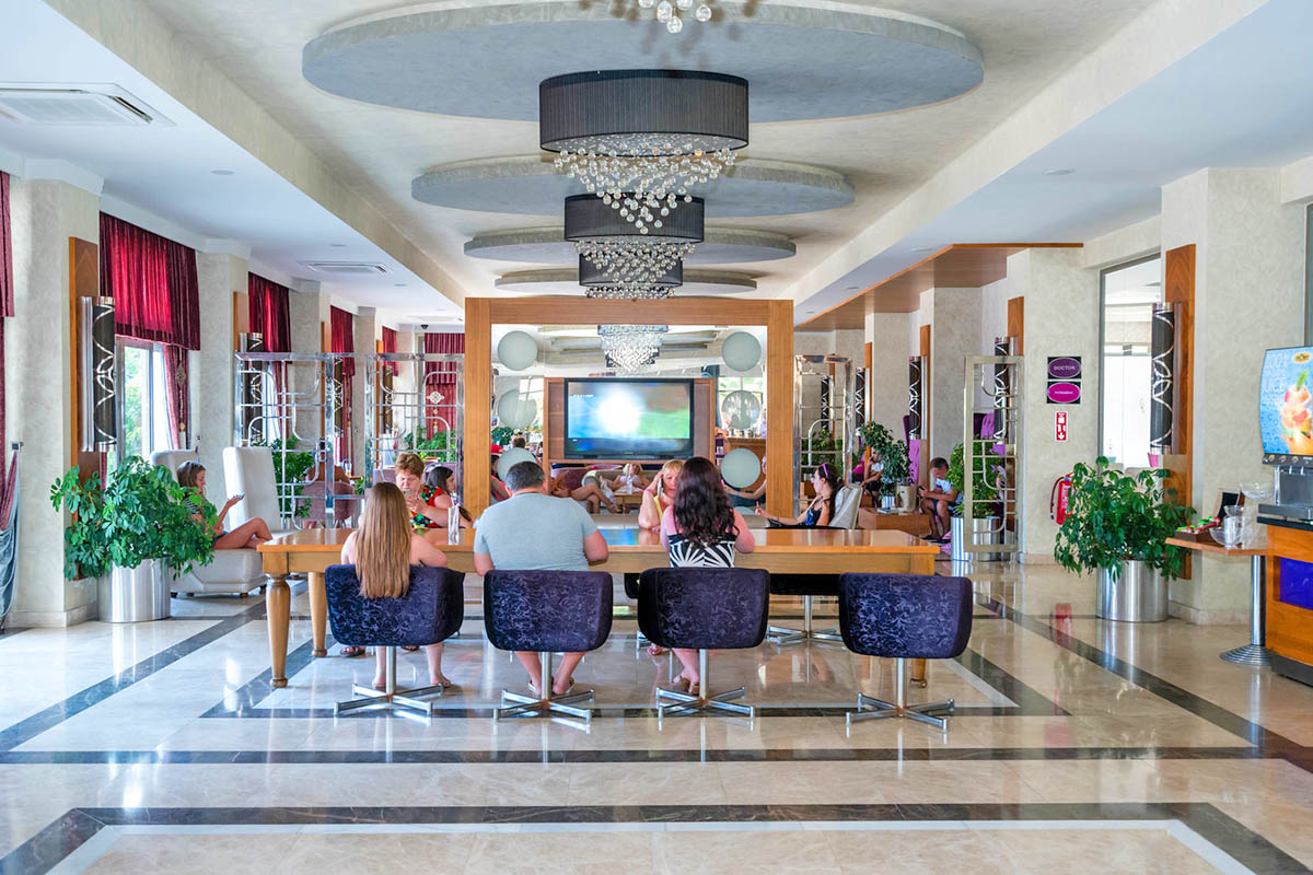 cheap resort hotels to Spend holiday with family